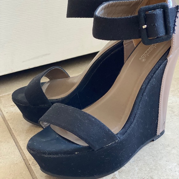 Shoedazzle Wedge Sandals - Picture 6 of 8